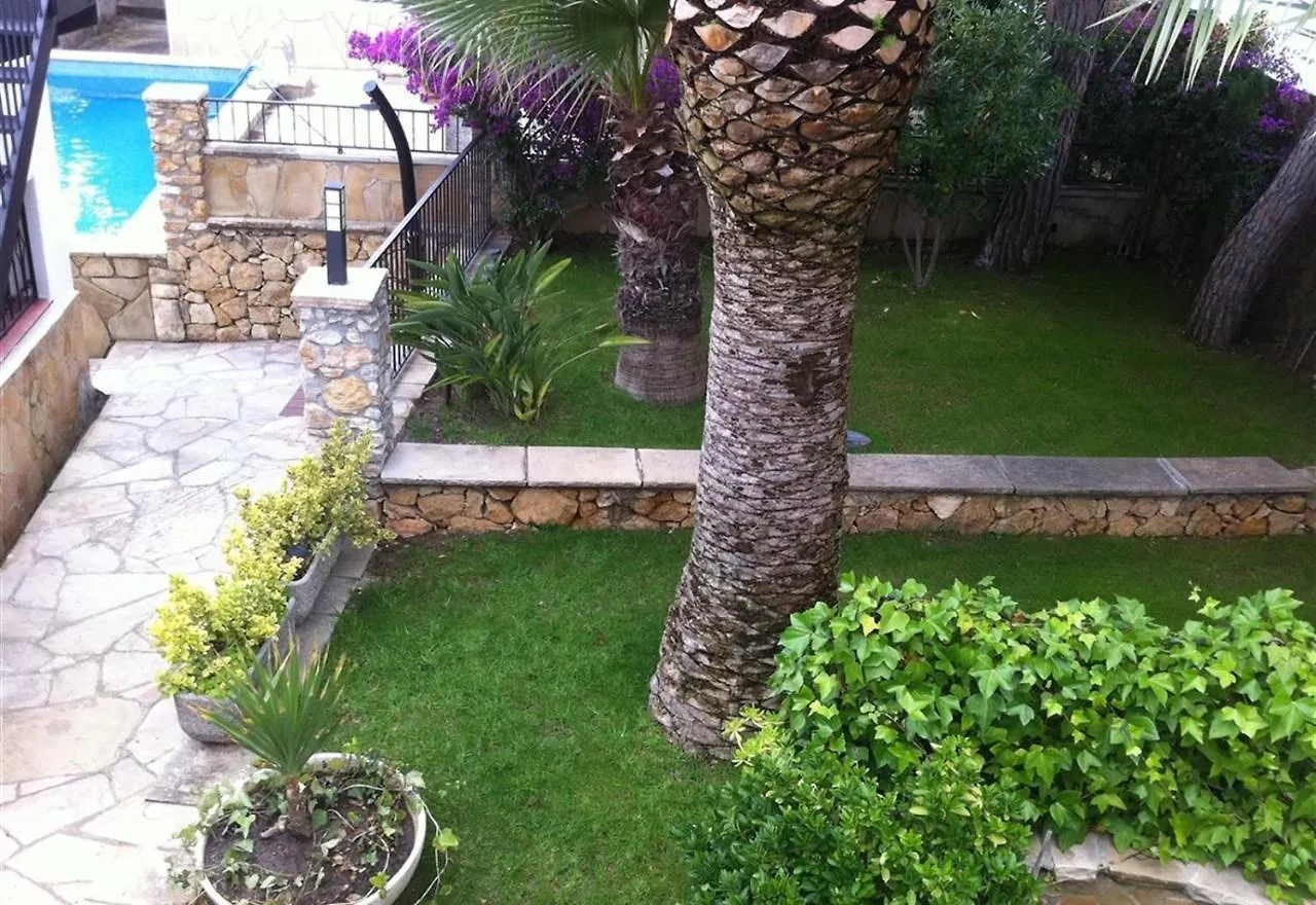 Villa Besides The Sea - 3 Bedrooms Tarragona Spain
